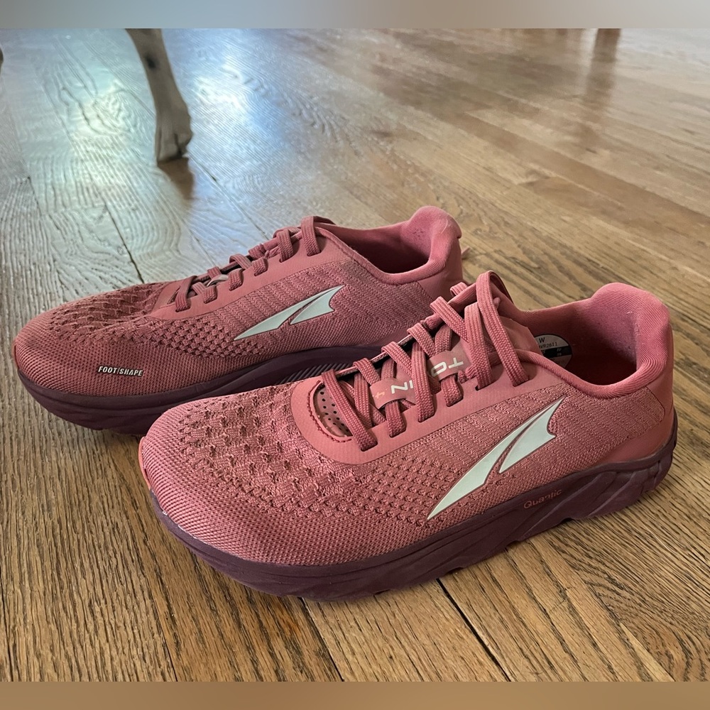 ALTRA women’s shoe size 8
